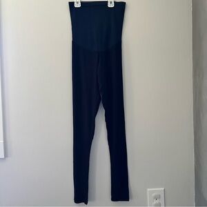 A pea in the pod high waisted belly support navy leggings size XS